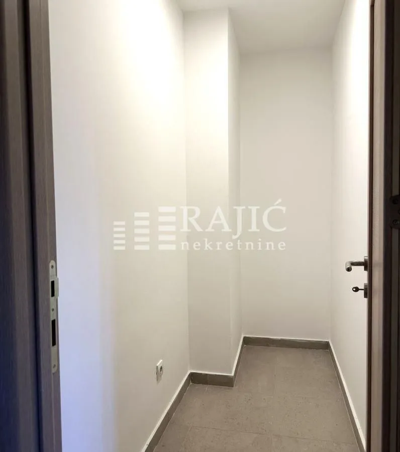 Rent, four bedroom apartment, 110m², Savski Venac, Beograd