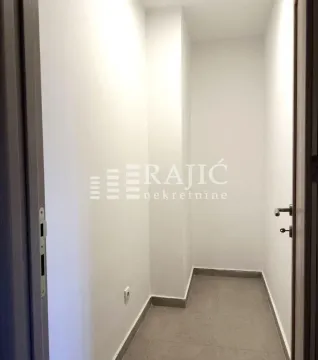 Rent, four bedroom apartment, 110m², Savski Venac, Beograd - image 9