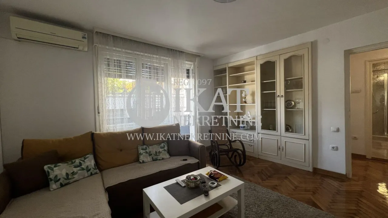Izdavanje, dvosoban stan, 55m², Stari Grad, Beograd