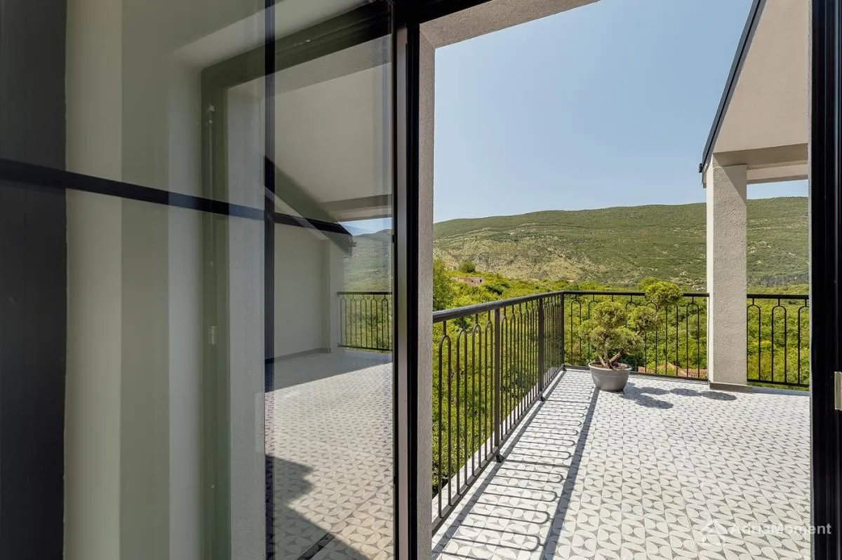 Prodaja, dvosoban stan, 103m², Herceg Novi, Crna Gora
