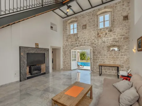 Sale, house, 800m², Prčanj, Kotor - image 11