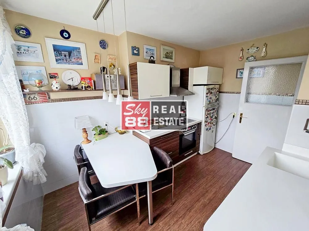 Sale, three bedroom apartment, 100m², Vračar Sve Podlokacije, Beograd