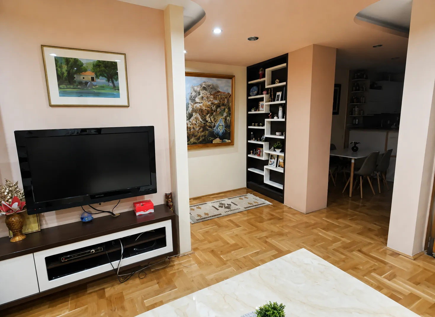 Izdavanje, jednosoban stan, 65m², Blok 5, Podgorica