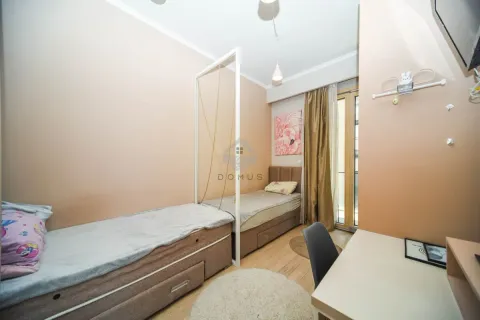 Rent, three bedroom apartment, 116m², Podgorica, Crna Gora - image 15