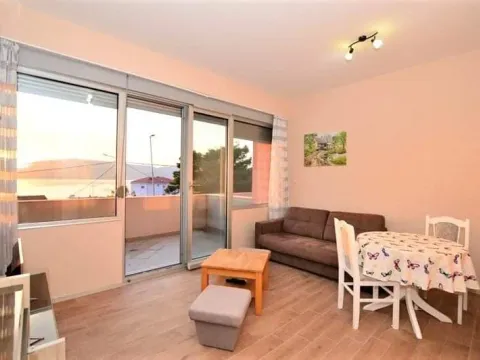 Rent, one bedroom apartment, 50m², Kumbor, Herceg Novi - image 1