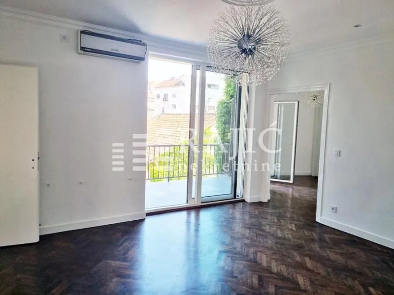 Rent, three bedroom apartment, 112m², Kalenić Pijaca, Vračar Sve Podlokacije
