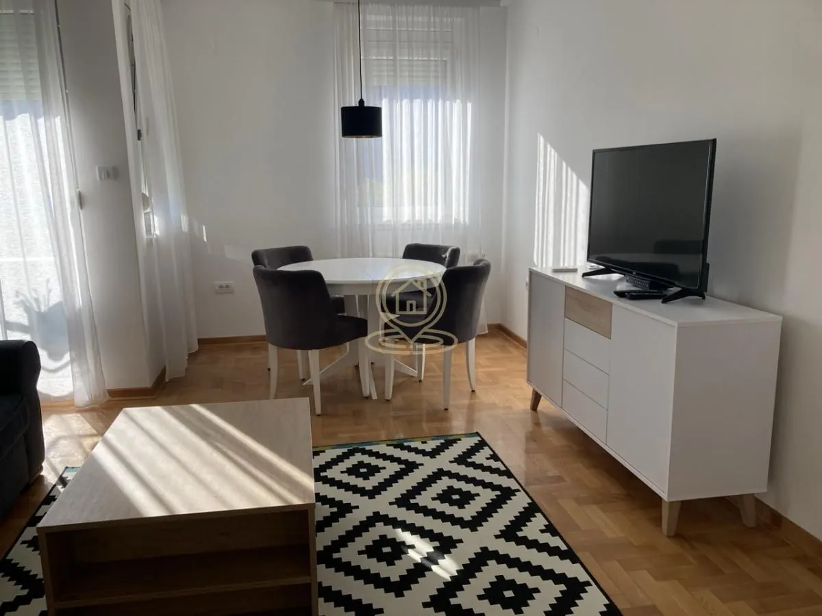 Sale, two bedroom apartment, 41m², Bulevar Oslobodjenja, Novi Sad Sve Podlokacije