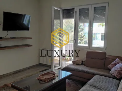 Rent, two bedroom apartment, 85m², Centar, Podgorica - image 1