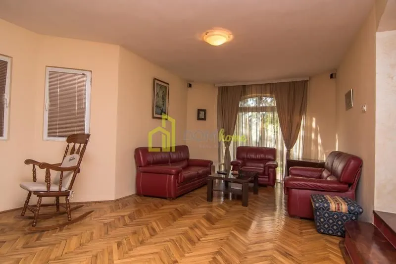 Rent, house, 200m², Donja Gorica, Podgorica