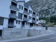 Prodaja, trosoban stan, 98m², Dobrota, Kotor - image 1