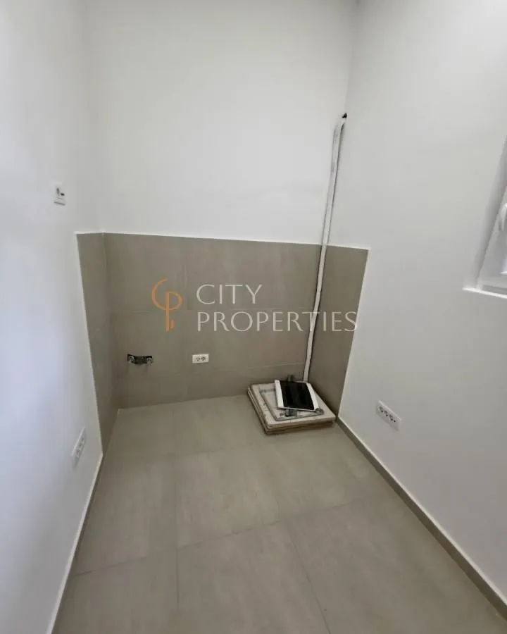 Rent, office space, 115m², Blok 9, Podgorica