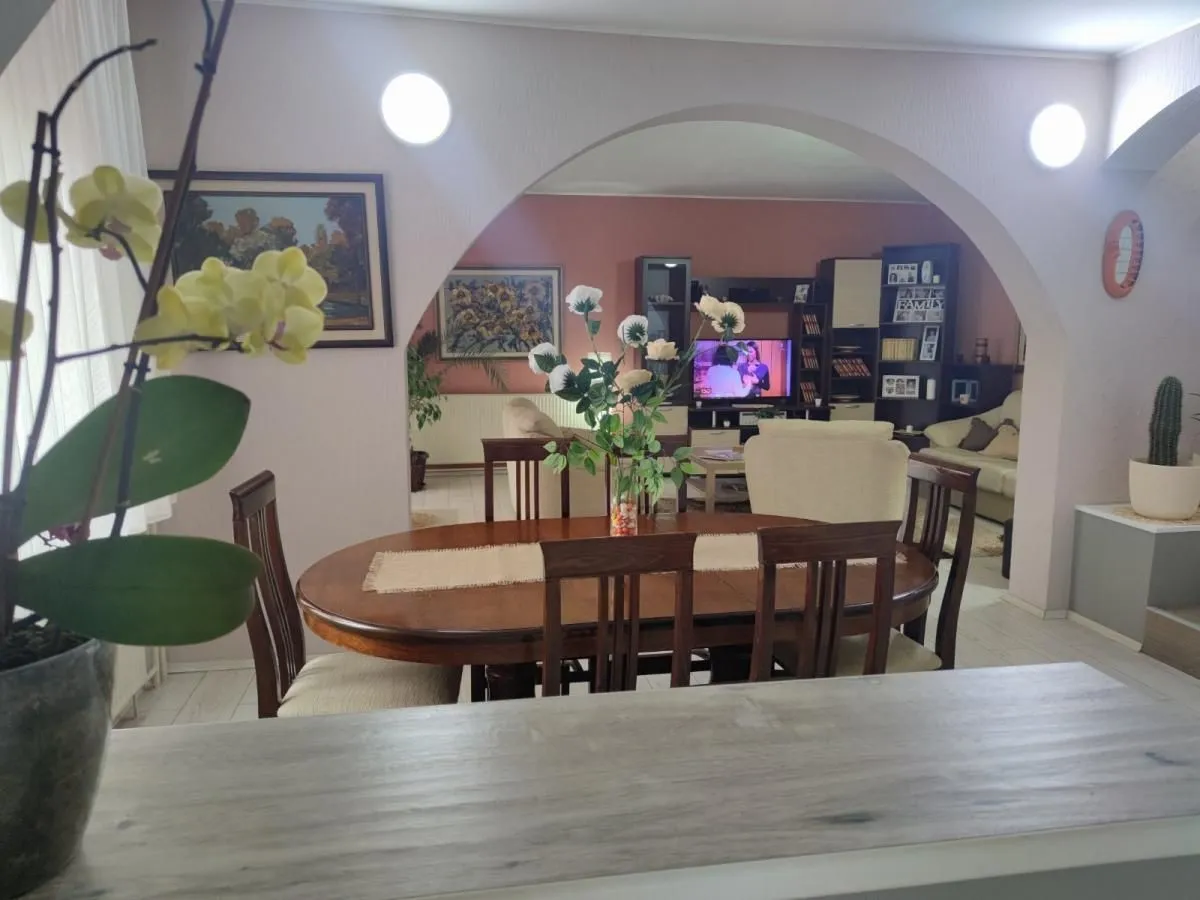 Sale, house, 420m², Donja Vrežina, Niš