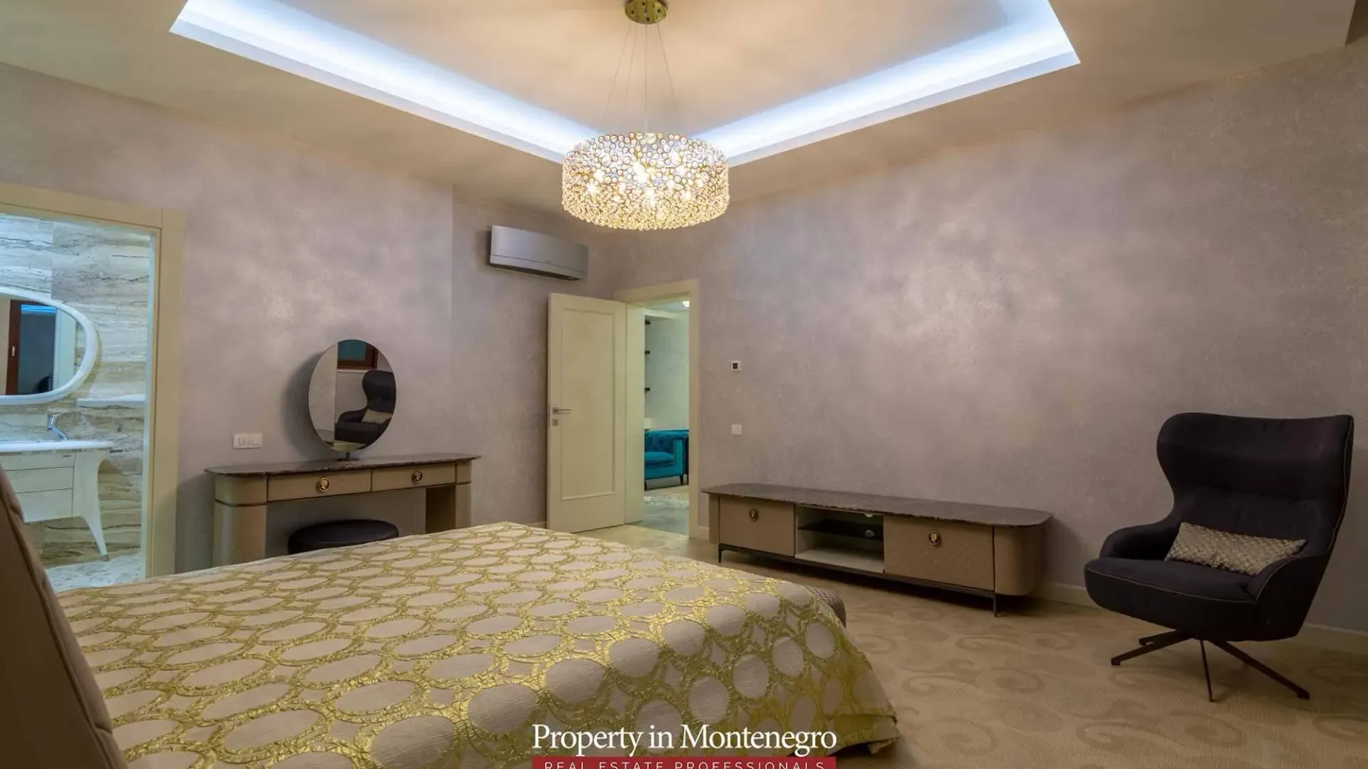 Sale, house, 831m², Bečići, Budva