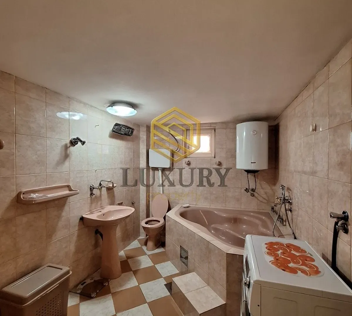 Izdavanje, jednosoban stan, 60m², Donja Gorica, Podgorica