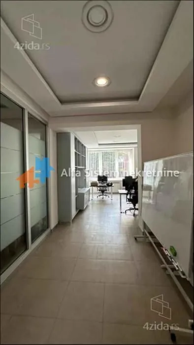 Rent, office space, 223m², Kalenić Pijaca, Vračar Sve Podlokacije