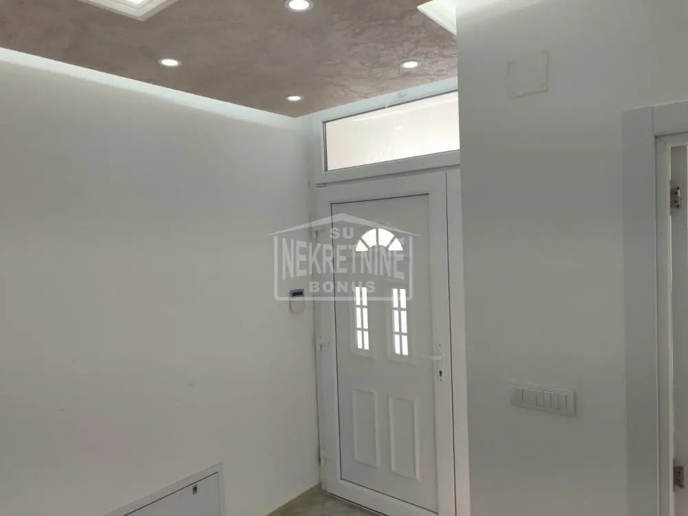 Izdavanje, trosoban stan, 160m², Mali Bajmok, Subotica