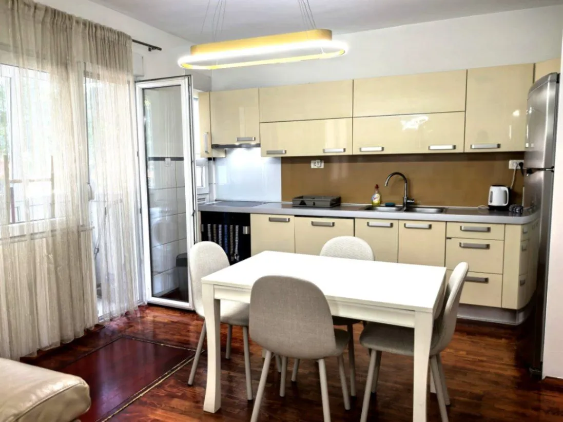 Izdavanje, trosoban stan, 73m², Preko Morače, Podgorica