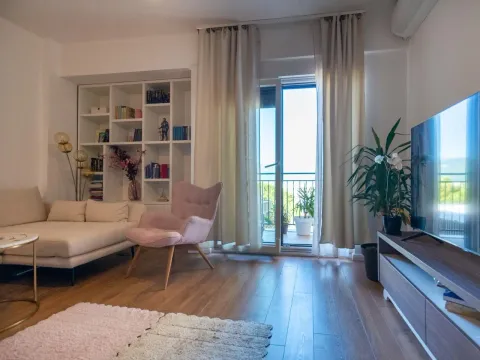 Rent, one bedroom apartment, 56m², Bijela, Herceg Novi - image 3