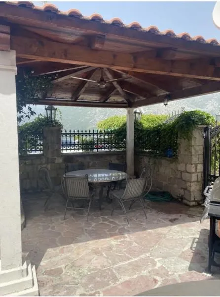 Sale, house, 192m², Kotor, Crna Gora