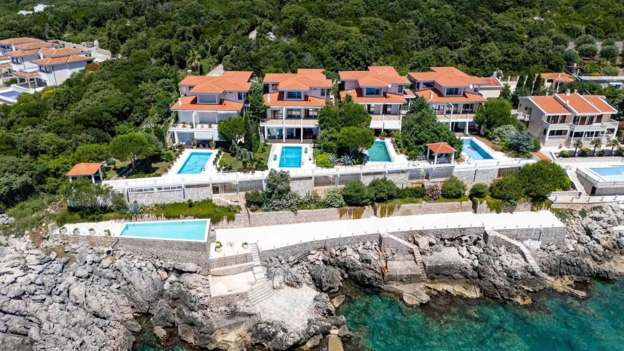 Sale, house, 416m², Utjeha, Bar