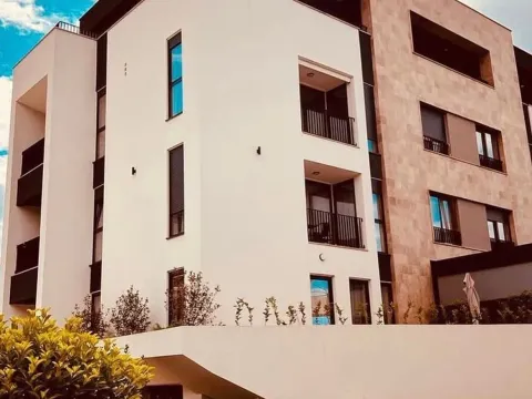 Rent, one bedroom apartment, 47m², Kalimanj, Tivat - image 6