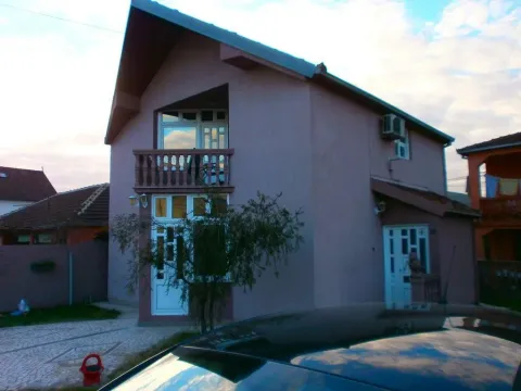 Izdavanje, kuća, 130m², Zabjelo, Podgorica - image 23