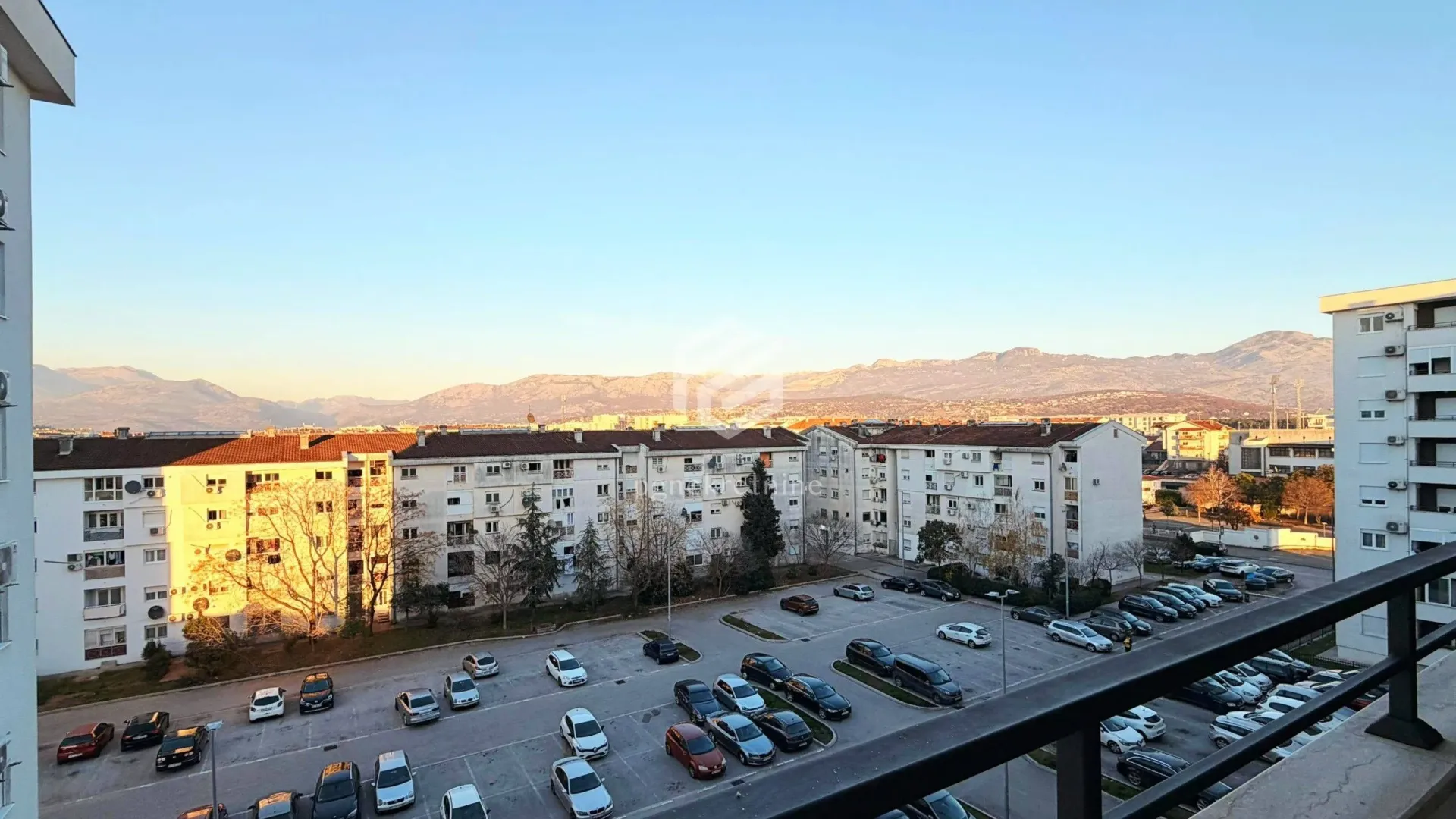 Izdavanje, jednosoban stan, 50m², Stari Aerodrom, Podgorica