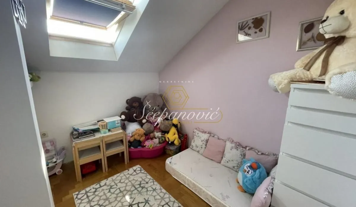 Prodaja, trosoban stan, 65m², Novo naselje, Novi Sad