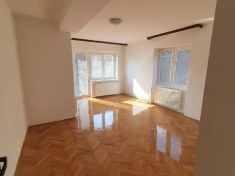 Izdavanje, kuća, 362m², Telep, Novi Sad Sve Podlokacije - image 4