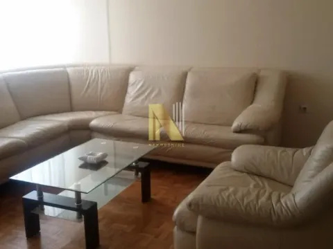Izdavanje, trosoban stan, 80m², Novi Sad, Srbija - image 1