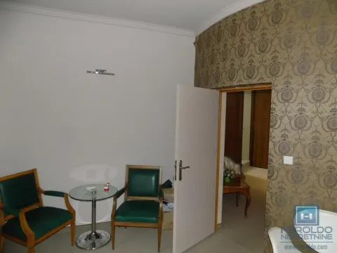 Izdavanje, poslovni prostor, 270m², 7. juli, Paraćin - image 36