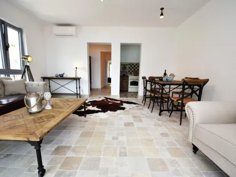 Prodaja, dvosoban stan, 92m², Risan, Kotor - image 9