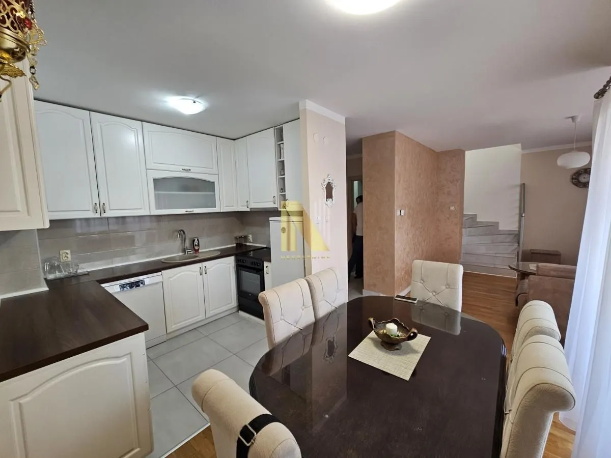 Prodaja, trosoban stan, 99m², Novo naselje, Novi Sad