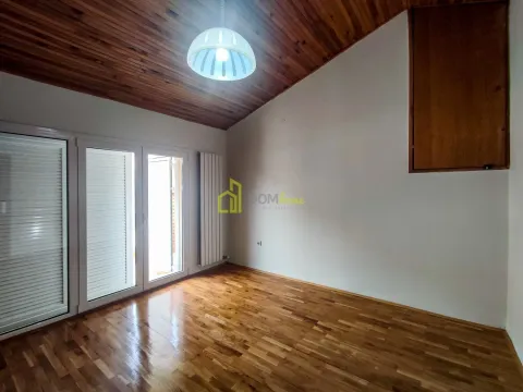 Izdavanje, kuća, 458m², Rogami, Podgorica - image 27