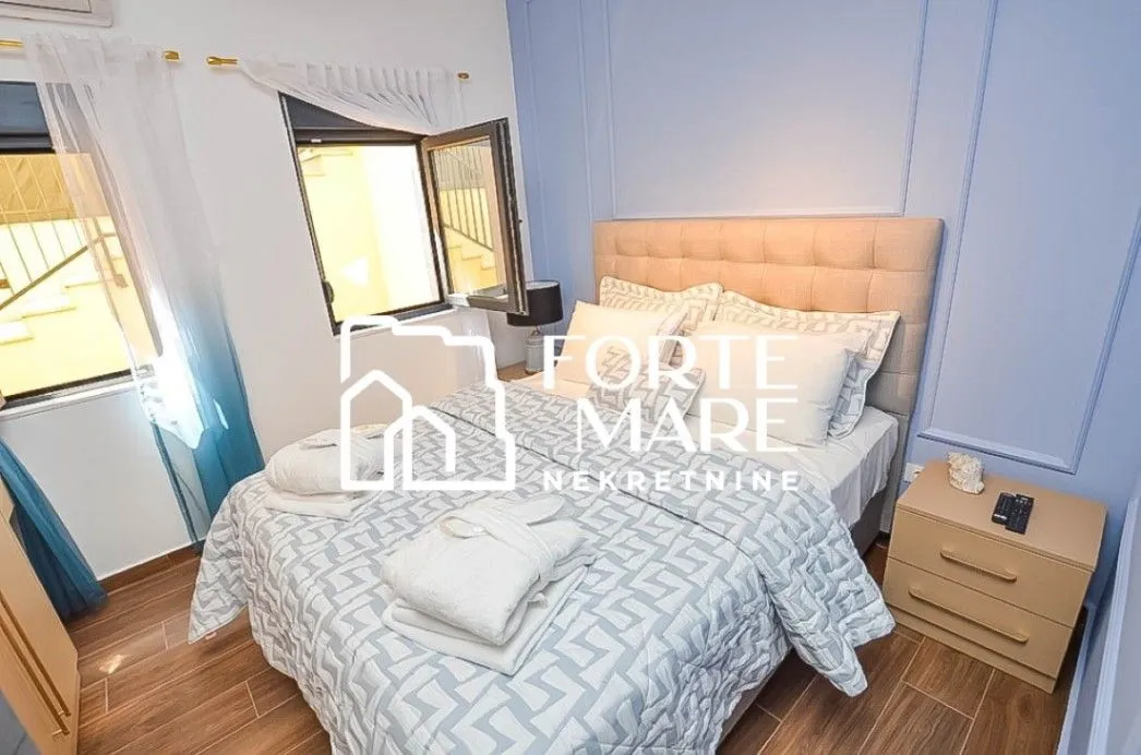 Prodaja, dvosoban stan, 57m², Njivice, Herceg Novi