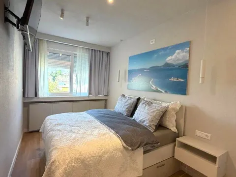 Rent, one bedroom apartment, 45m², Centar, Tivat - image 14