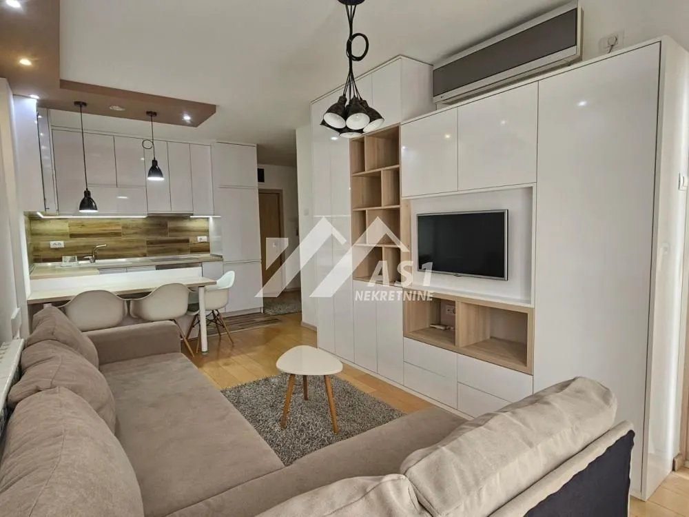 Izdavanje, dvosoban stan, 42m², Spens, Novi Sad Sve Podlokacije