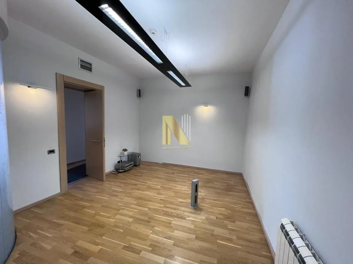 Rent, office space, 360m², Centar, Novi Sad