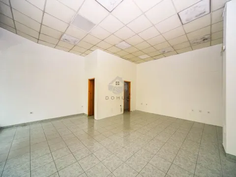 Rent, office space, 38m², Stari Aerodrom, Podgorica - image 3