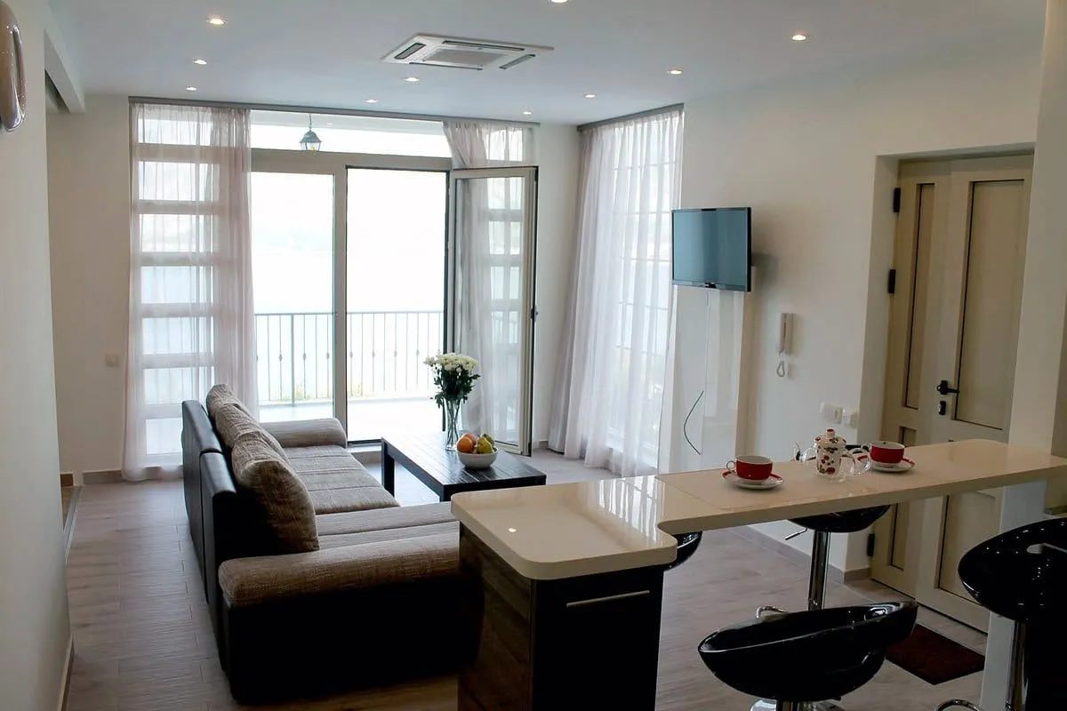 Prodaja, trosoban stan, 107m², Prčanj, Kotor