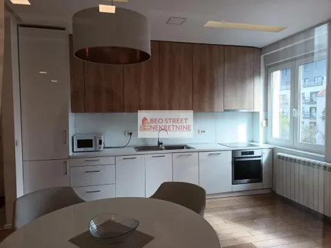 Izdavanje, trosoban stan, 80m², Slavija, Vračar Sve Podlokacije - image 3