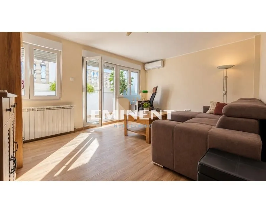 Prodaja, dvosoban stan, 61m², Stari Grad, Beograd
