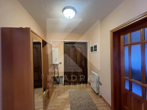 Izdavanje, trosoban stan, 150m², Stari Aerodrom, Podgorica - image 13