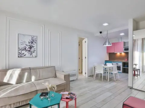 Izdavanje, jednosoban stan, 50m², Budva, Crna Gora