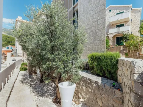 Prodaja, kuća, 321m², Pržno, Budva - image 17