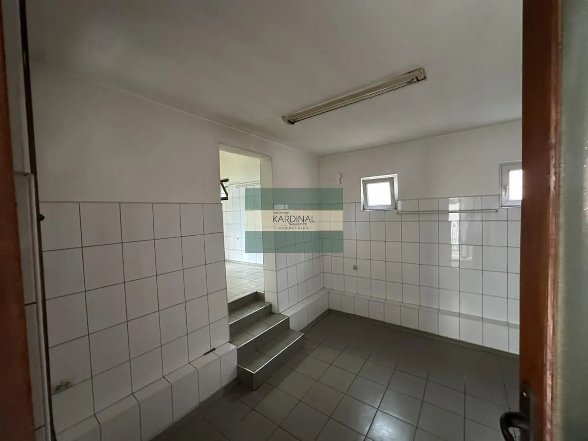 Rent, office space, 55m², Šest topola, Kragujevac