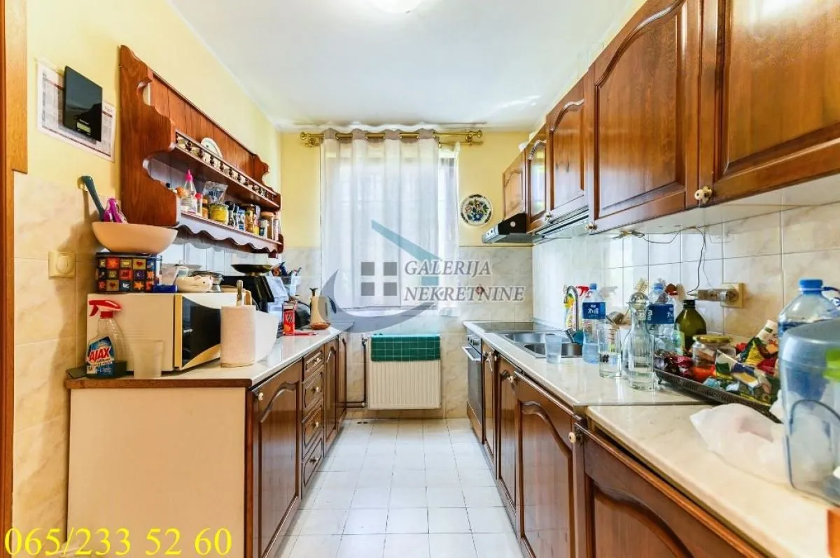 Prodaja, kuća, 300m², Dušanovac, Voždovac Sve Podlokacije