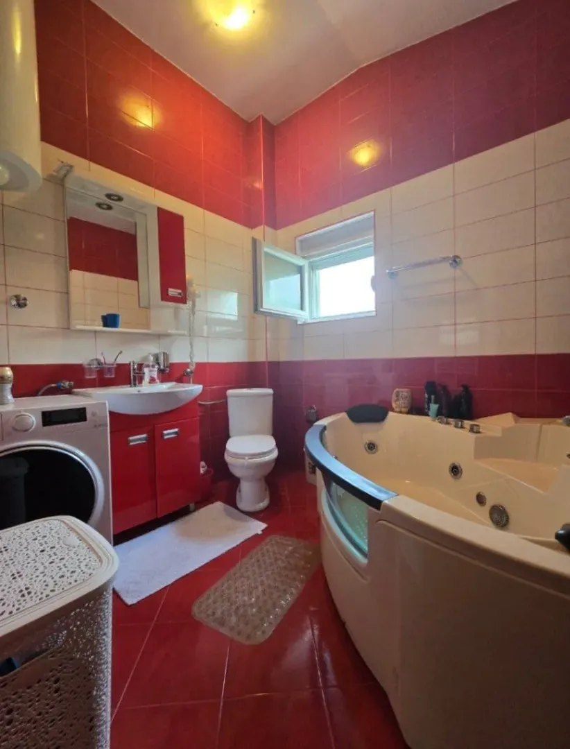 Prodaja, kuća, 175m², Velje Brdo, Podgorica