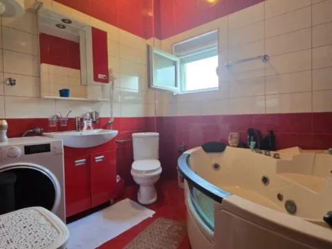 Prodaja, kuća, 175m², Velje Brdo, Podgorica - image 9