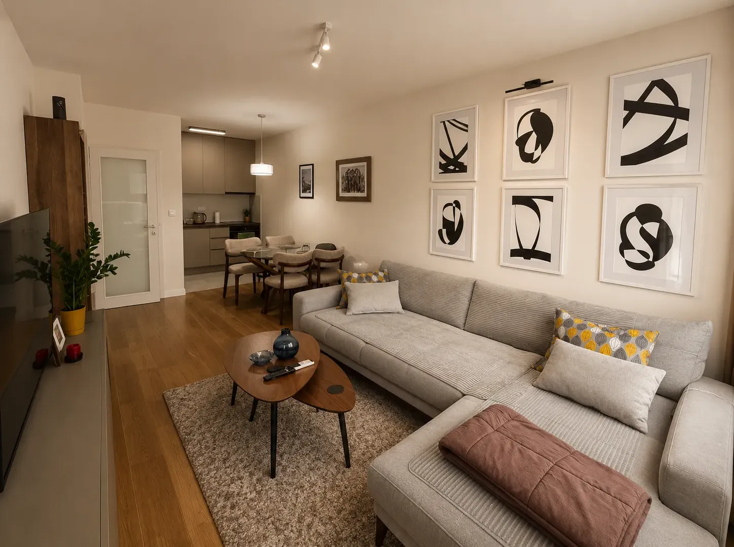 Izdavanje, jednosoban stan, 47m², Central Point, Podgorica